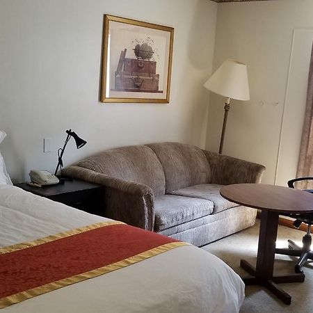 Redwood Motor Inn Brandon Ngoại thất bức ảnh