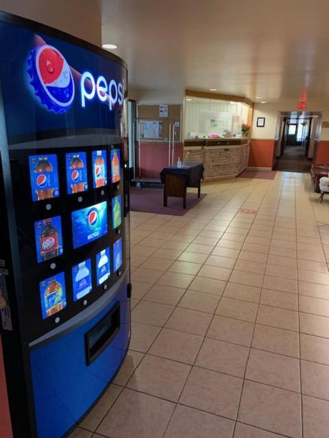 Redwood Motor Inn Brandon Ngoại thất bức ảnh