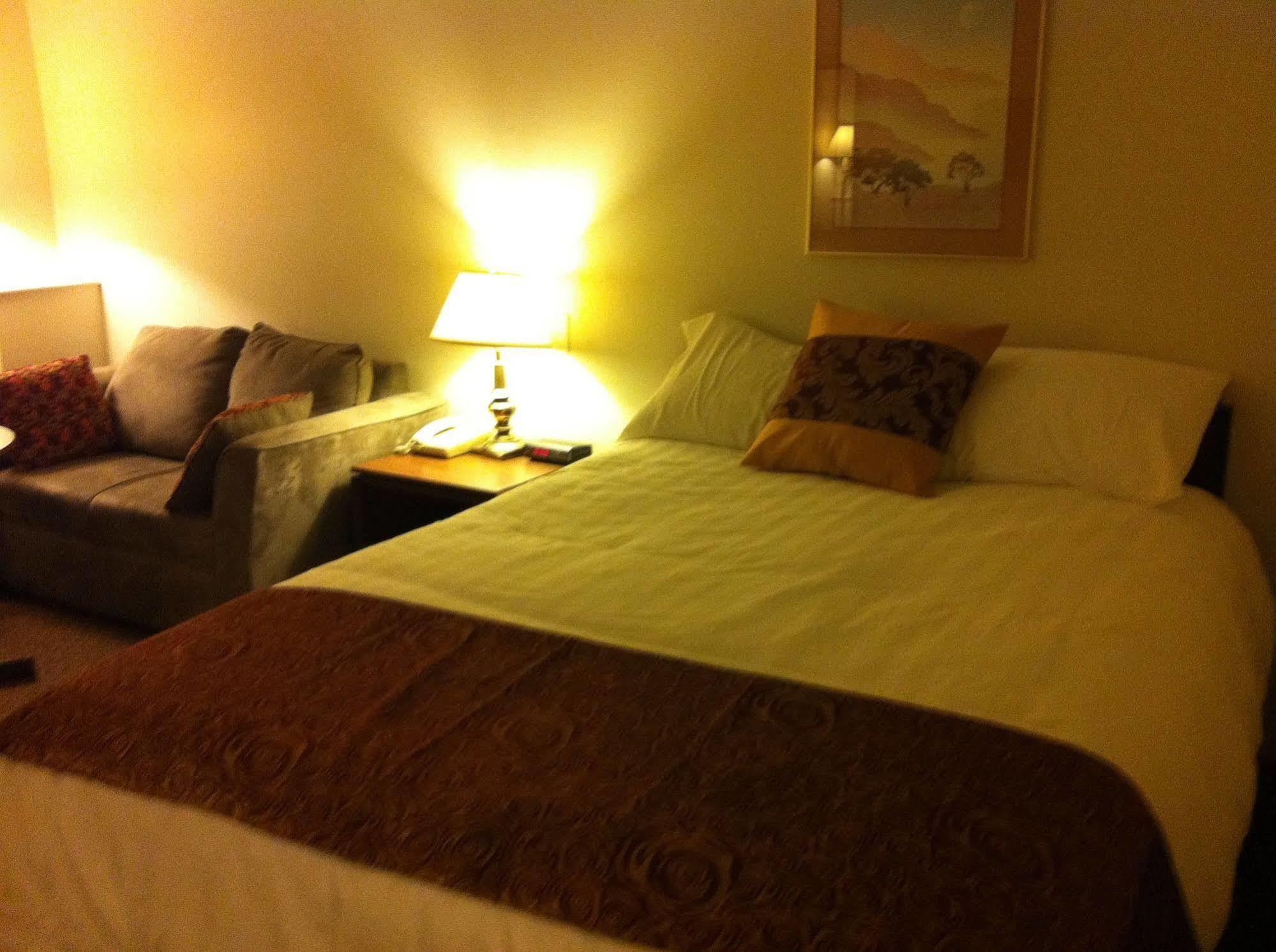 Redwood Motor Inn Brandon Ngoại thất bức ảnh