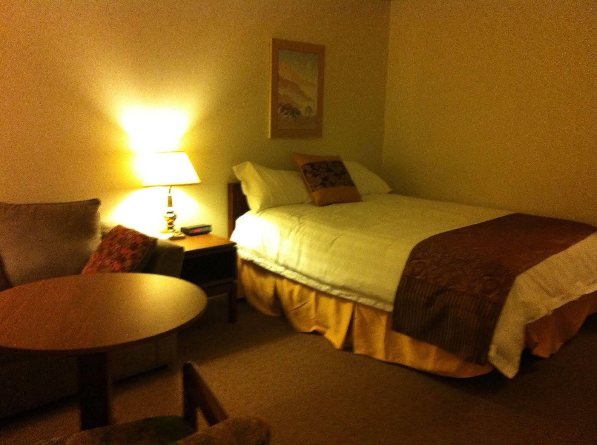 Redwood Motor Inn Brandon Ngoại thất bức ảnh
